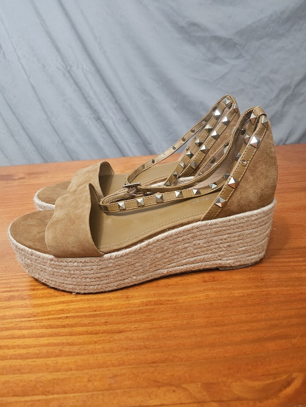Marc Fisher Jazlyn Espadrille Wedge Sandal Brown Studded Ankle Leather Strap 9.5 - Picture 3 of 6